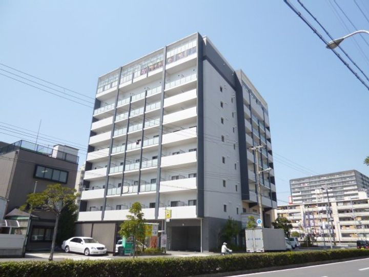 ドルチェヴィータ新大阪 9階建