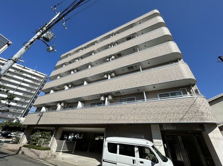 アーデン江坂Ⅲ 6階建