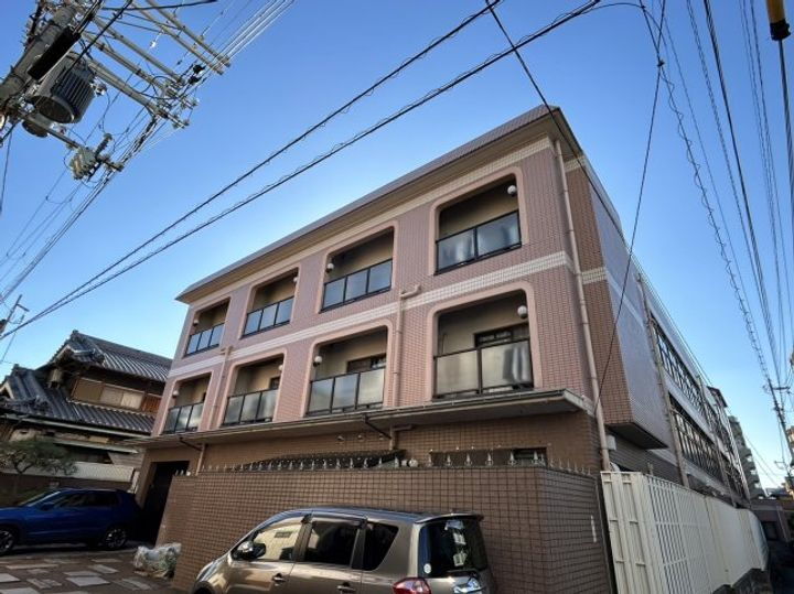 ベルハイム江坂 3階建
