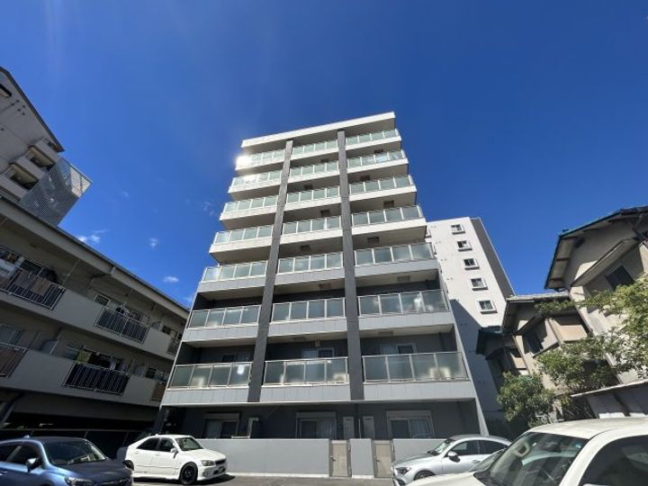 リバレイン江坂 8階建