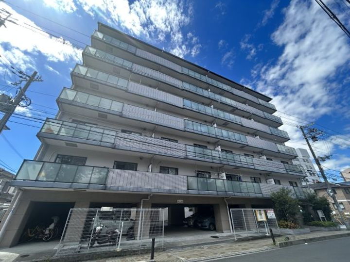 大阪府吹田市南金田２丁目 賃貸マンション