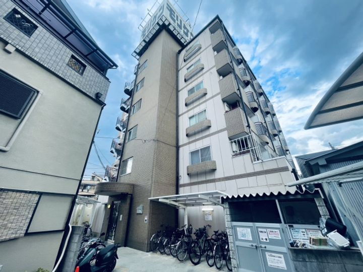 大阪府寝屋川市下神田町 賃貸マンション