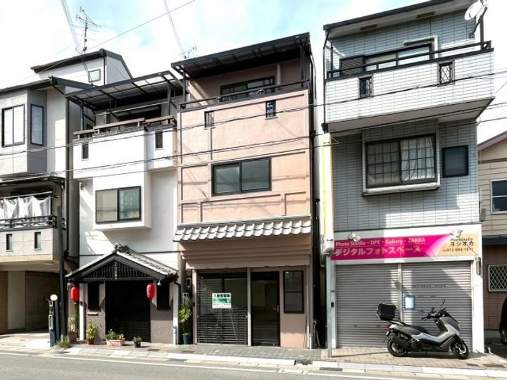 下馬伏町１０－２３