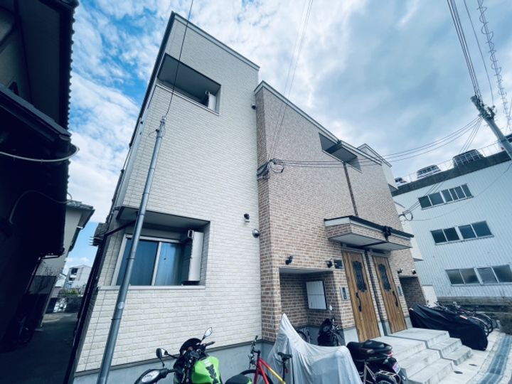 大阪府寝屋川市石津元町 賃貸アパート