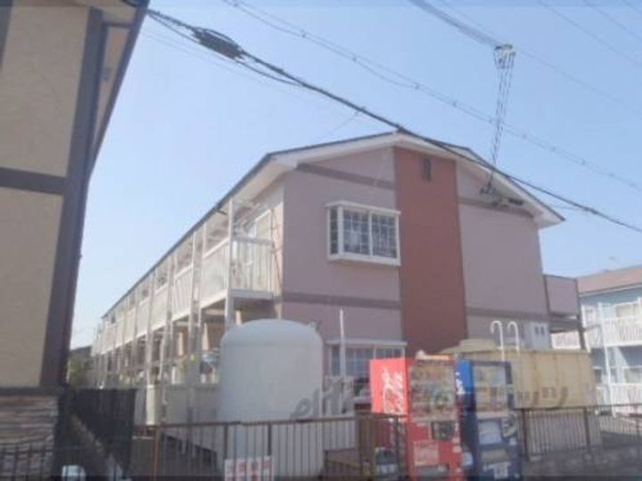 アーバニア西草津Ａ棟 2階建