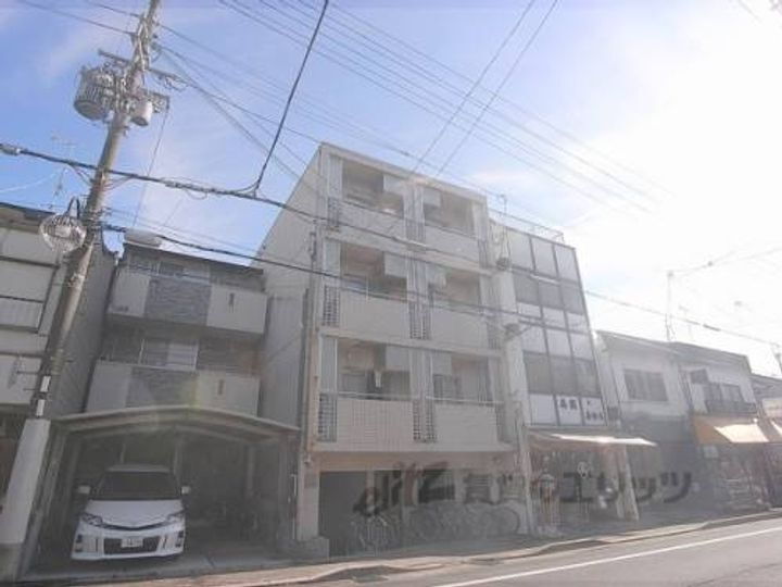 グリーンヒル北大路 4階建