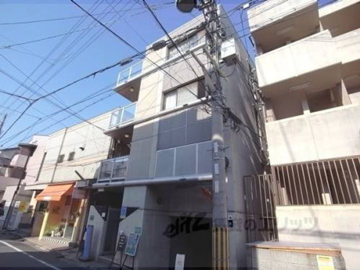 フラット７１７