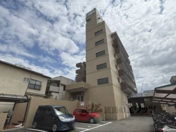 京都府京都市伏見区深草山村町 賃貸マンション