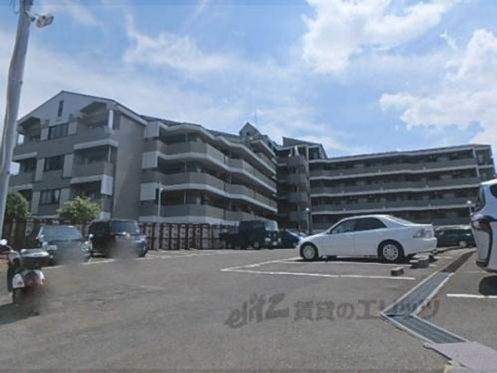 京都府京都市右京区常盤山下町 賃貸マンション