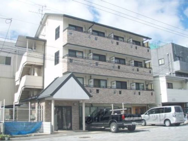 グランビル十条 4階建