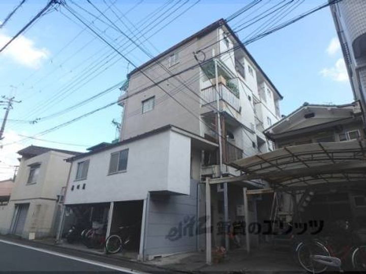 藤川荘 4階建