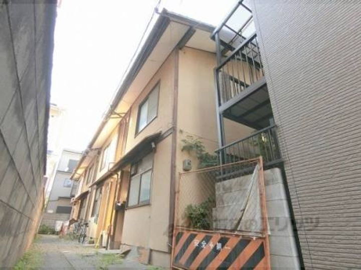 紫竹西大門町２３－２貸家 2階建