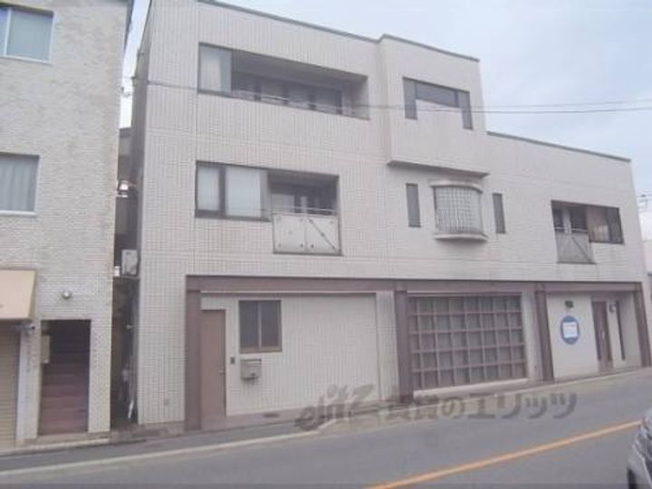 ツエノビル 3階建