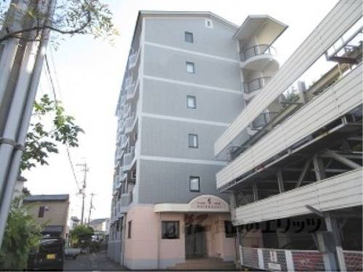 マンション白？