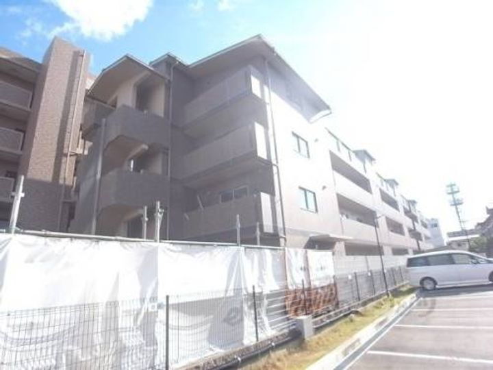 シャルレ３番館