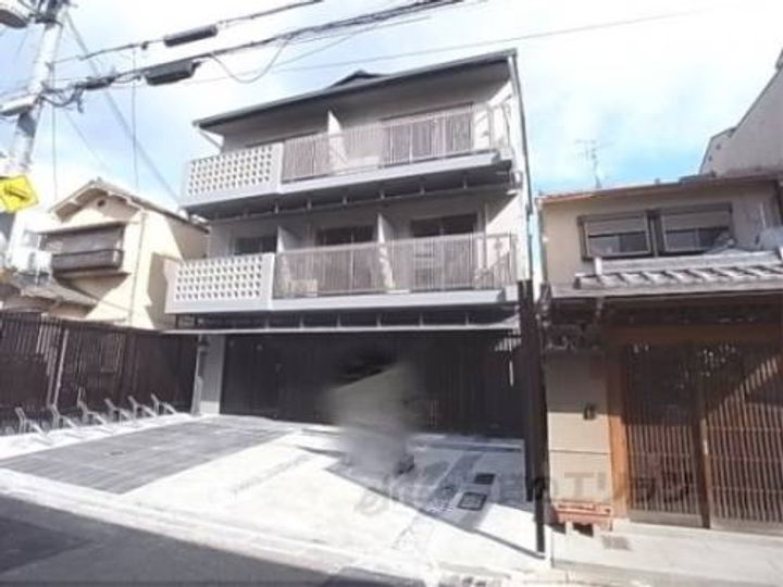 ルーチェ桃山 3階建