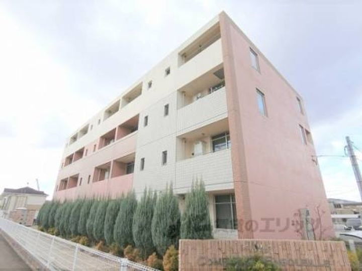 滋賀県東近江市東沖野１丁目 賃貸マンション