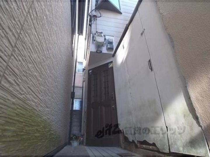 ＫＹＯＴＯ　ＬＩＶＩＮＧ　西京極