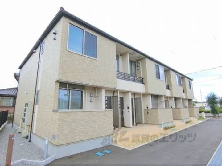 滋賀県東近江市中野町 賃貸アパート