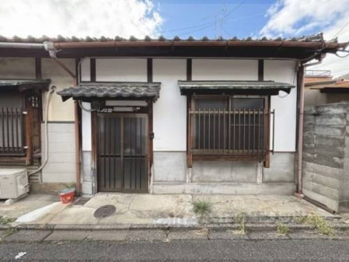 西九条西柳ノ内町貸家