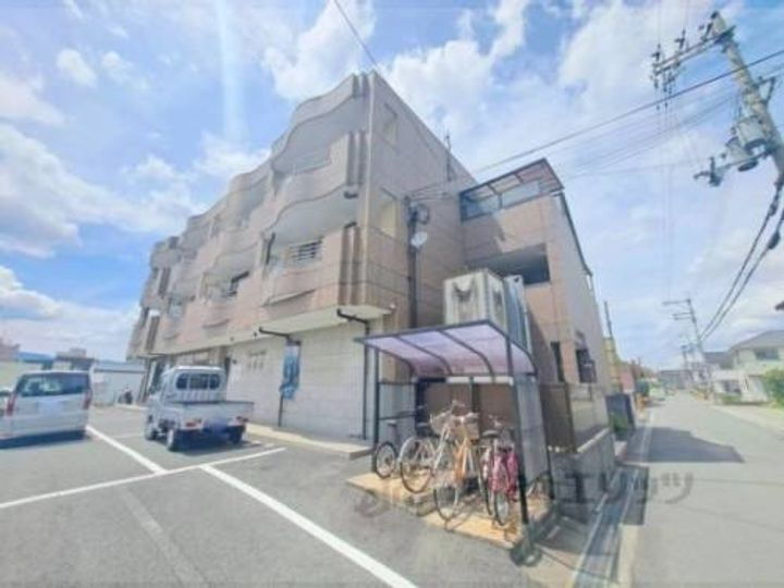 フローラルコート？番館 3階建