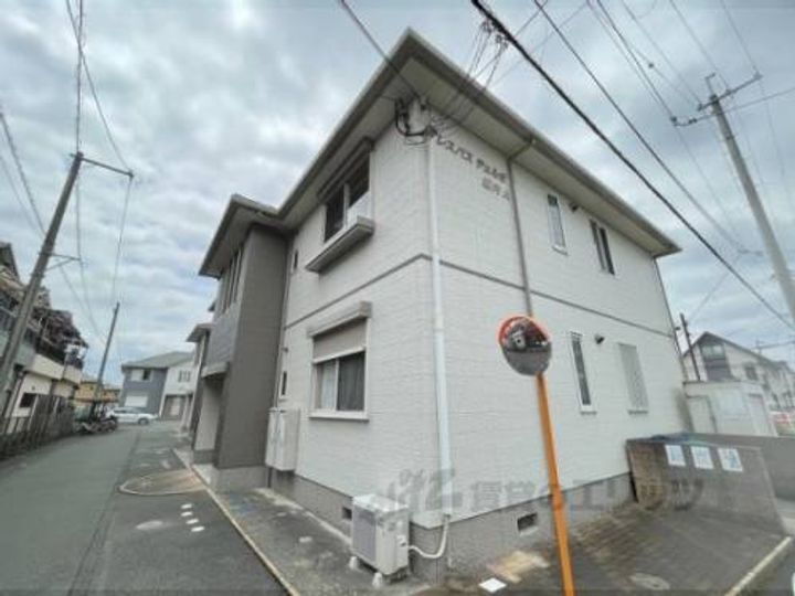 レスパス　デュルポ堀内Ａ 2階建