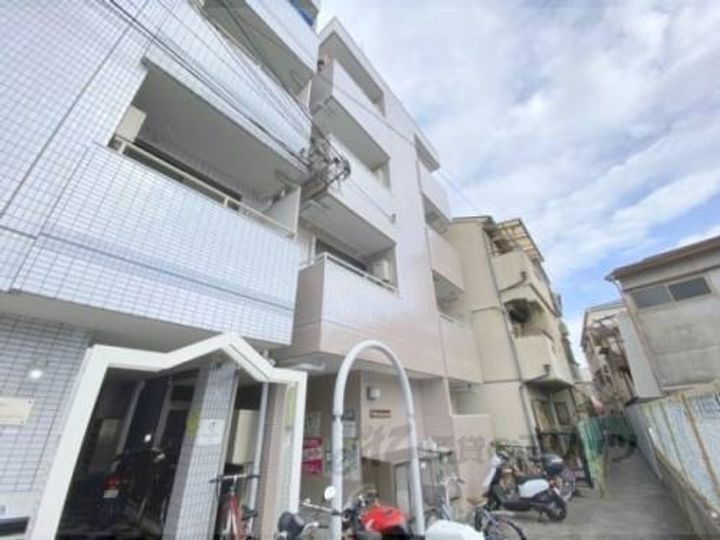 大阪府寝屋川市春日町 賃貸アパート