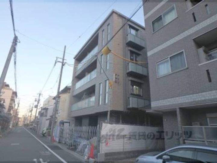 プラムベース 4階建