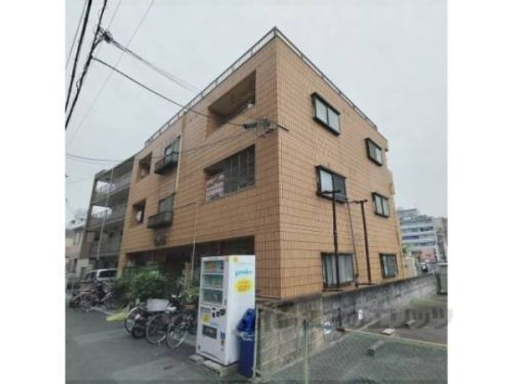 三匹のＫＯＢＵＴＡ 3階建