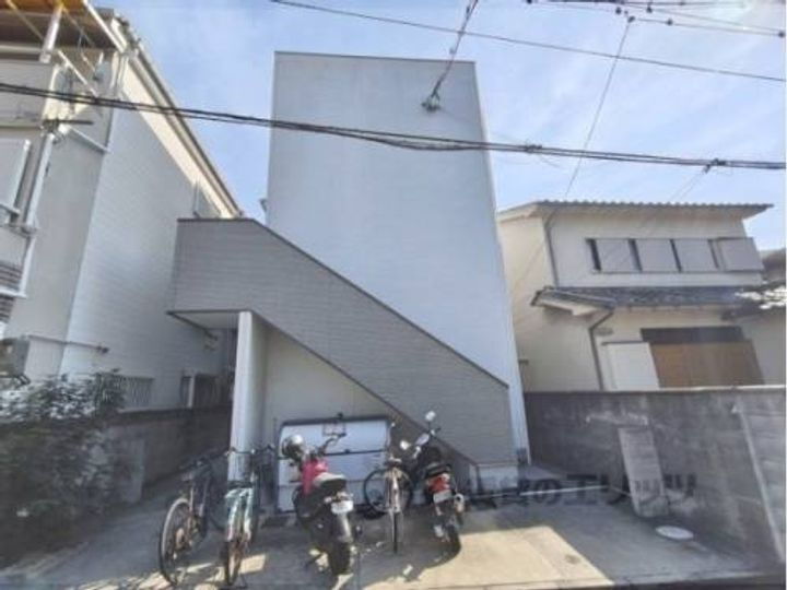 ディオ？ナ・コサカ