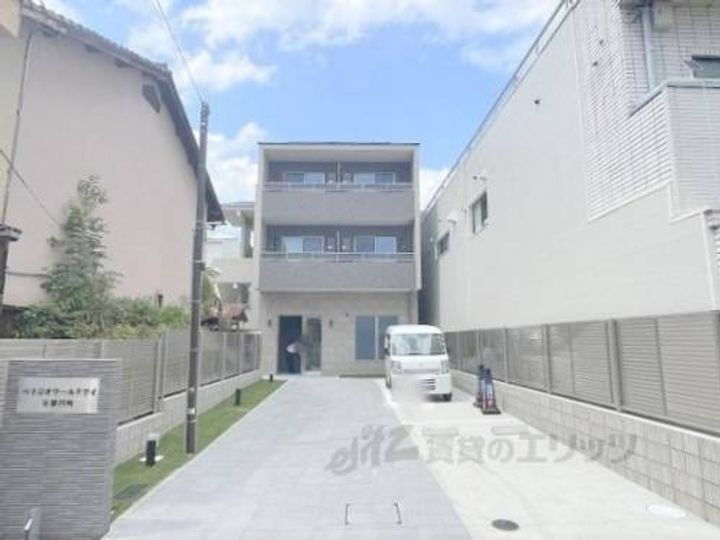 京都府京都市右京区花園艮北町 賃貸マンション