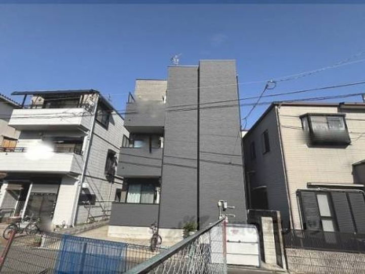 ＣＯＳＭＩＣ　ＳＱＵＡＲＥ