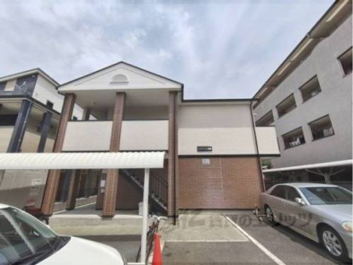 エスティーム？番館 2階建