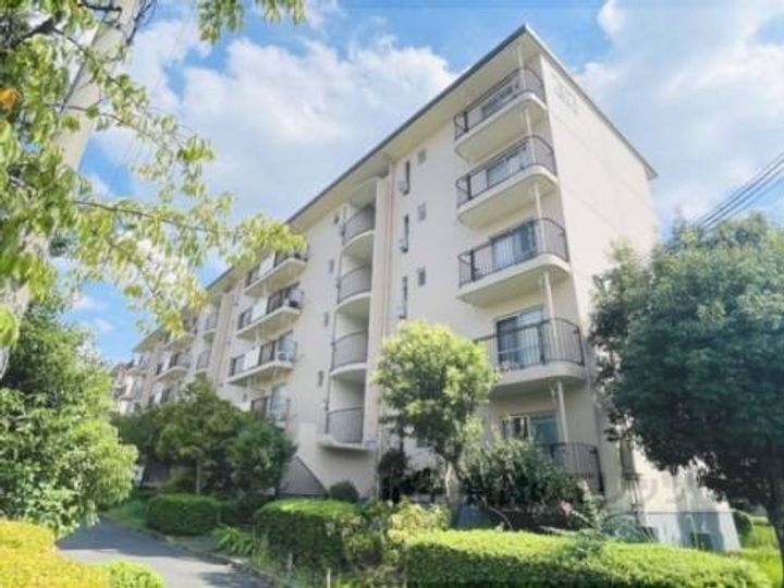 京都府八幡市男山笹谷 賃貸マンション