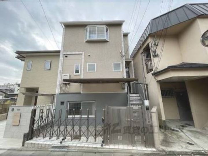 桃山町鍋島１２－８貸家