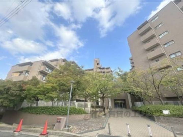 大阪府枚方市田口山３丁目 賃貸マンション