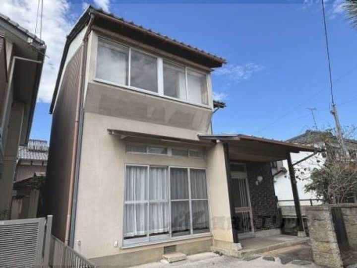 滋賀県彦根市芹橋１丁目 賃貸一戸建て