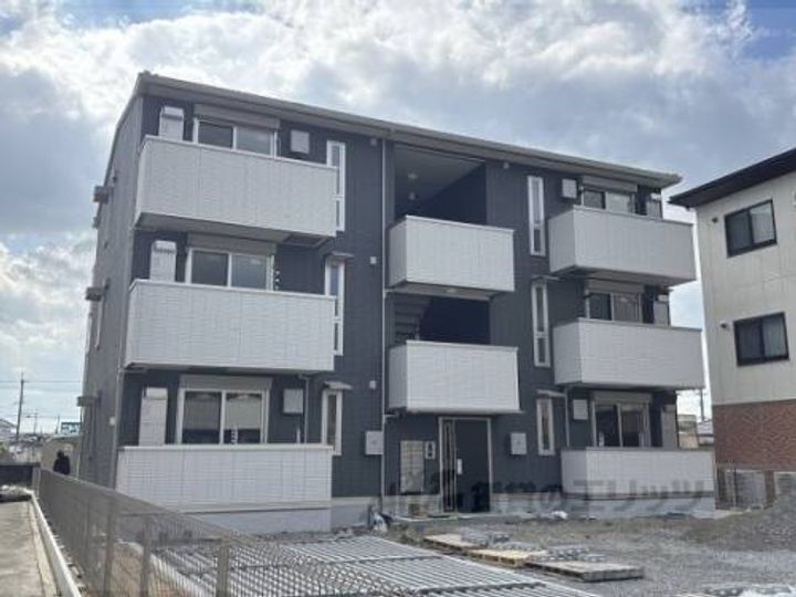 滋賀県彦根市里根町 賃貸アパート