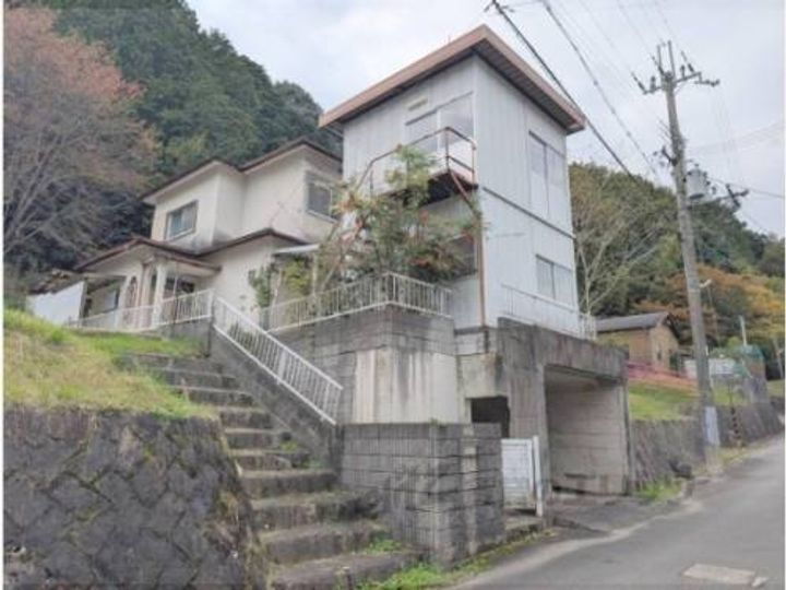 稗田野町柿花梶林１６－５