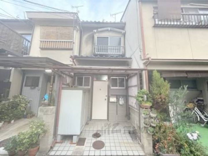 聚楽廻中町４６－８貸家