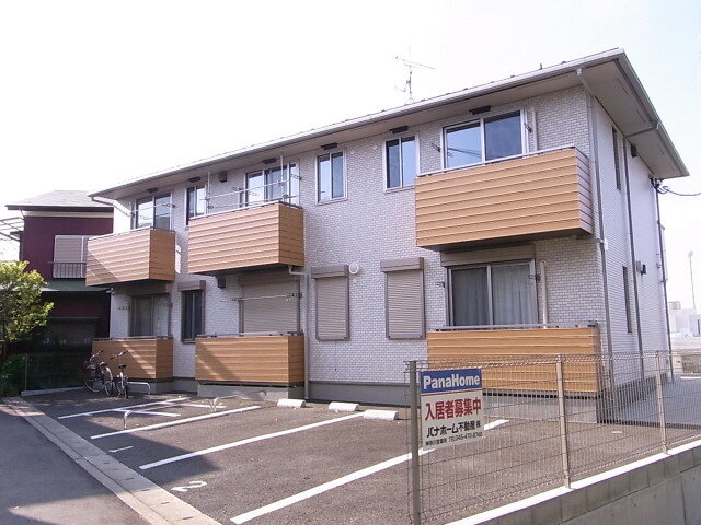 神奈川県横浜市港南区港南５丁目 2階建 築14年7ヶ月