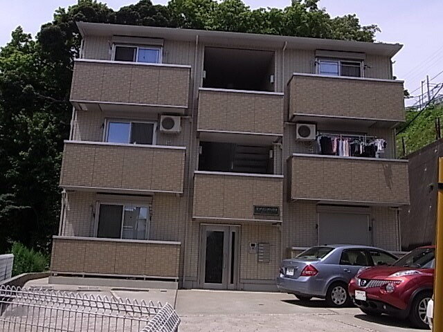 神奈川県横浜市港南区笹下１丁目 3階建 築14年5ヶ月