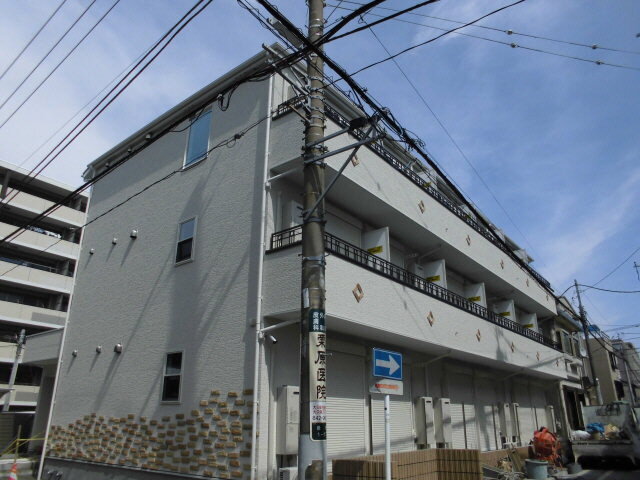 神奈川県横浜市港南区最戸１丁目 3階建 築8年8ヶ月