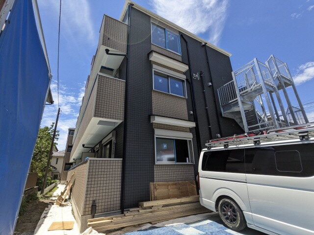 神奈川県横浜市磯子区馬場町 3階建 築2年1ヶ月