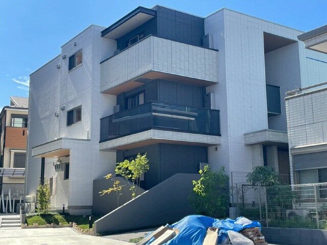 神奈川県横浜市港南区大久保３丁目 3階建 築1年未満