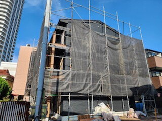 神奈川県横浜市磯子区杉田１丁目 3階建 