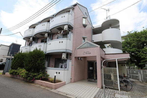 ベルメゾン草加旭町 3階建