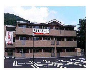 山梨県富士吉田市富士見６丁目 賃貸マンション