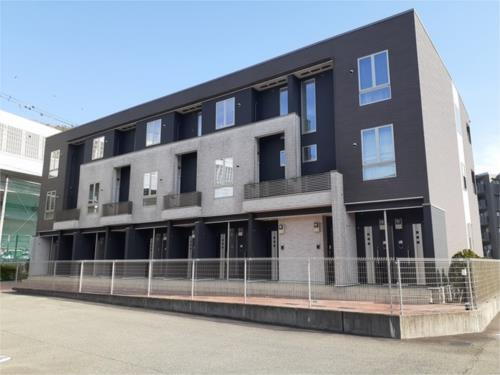 大阪府池田市木部町 3階建