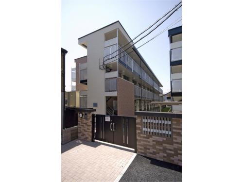 大阪府守口市八雲西町４丁目 3階建